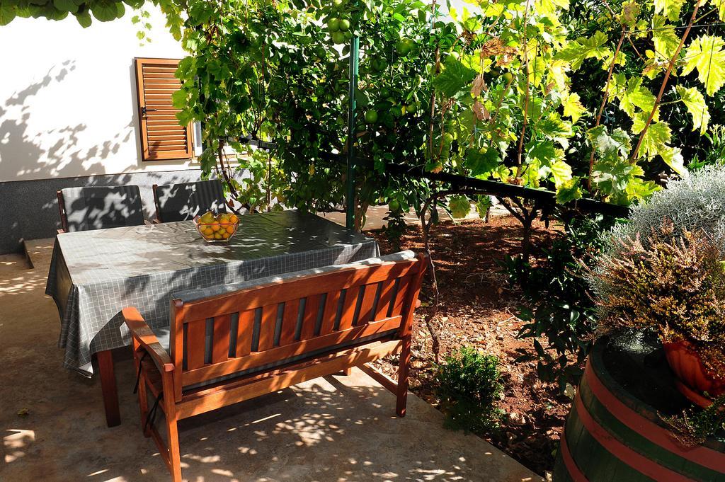 זאדאר Apartments Luka & Sara מראה חיצוני תמונה